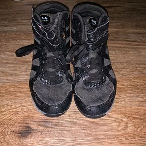 NFINITY Beast Mid Top With Patterned Shoe Case